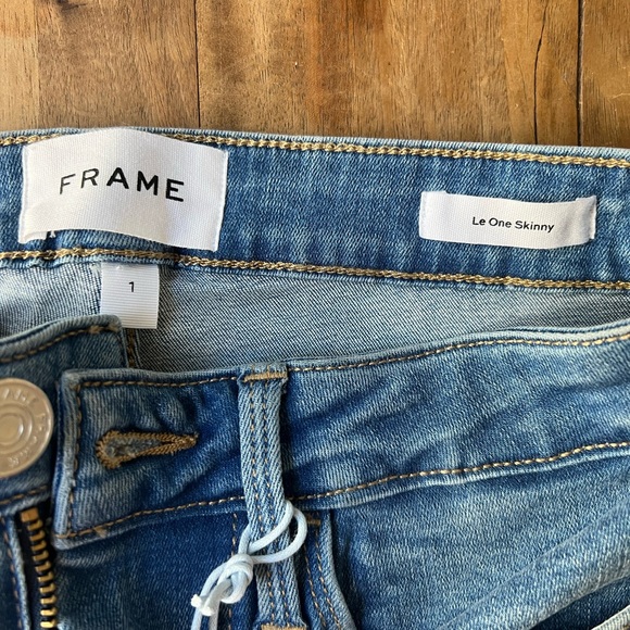 NWT Frame Denim skinny jeans, size 1 - Picture 3 of 3